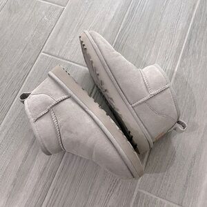 UGG Classic Ultra Mini - Women's; SIZE 7
